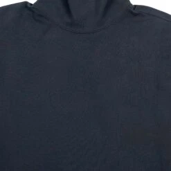 TURTLENECK -Blauer Store 8100x 04 detail1 turtleneck 2025