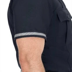 SHORT SLEEVE POLYESTER SUPERSHIRT® 11 SHORT SLEEVE POLYESTER SUPERSHIRT® -Blauer Store 8675 45 34 detail2 ss polyester supershirt 2023